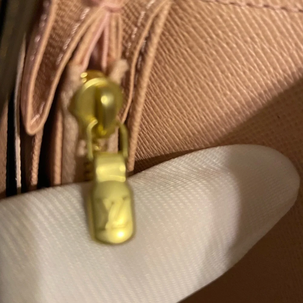 🔥💥LOUIS VUITTON Sarah Monogram Wallet💥🔥 - Picture 8 of 13